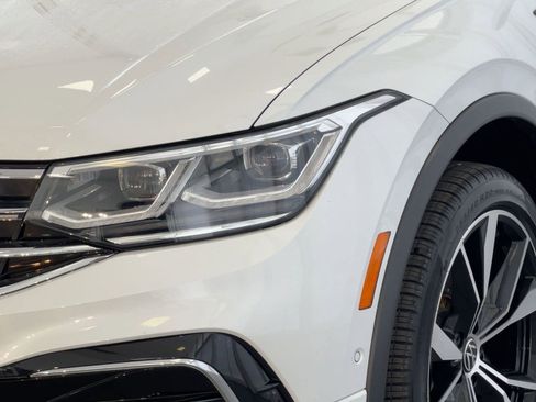 Used 2024 Volkswagen Tiguan SEL R-Line image 11