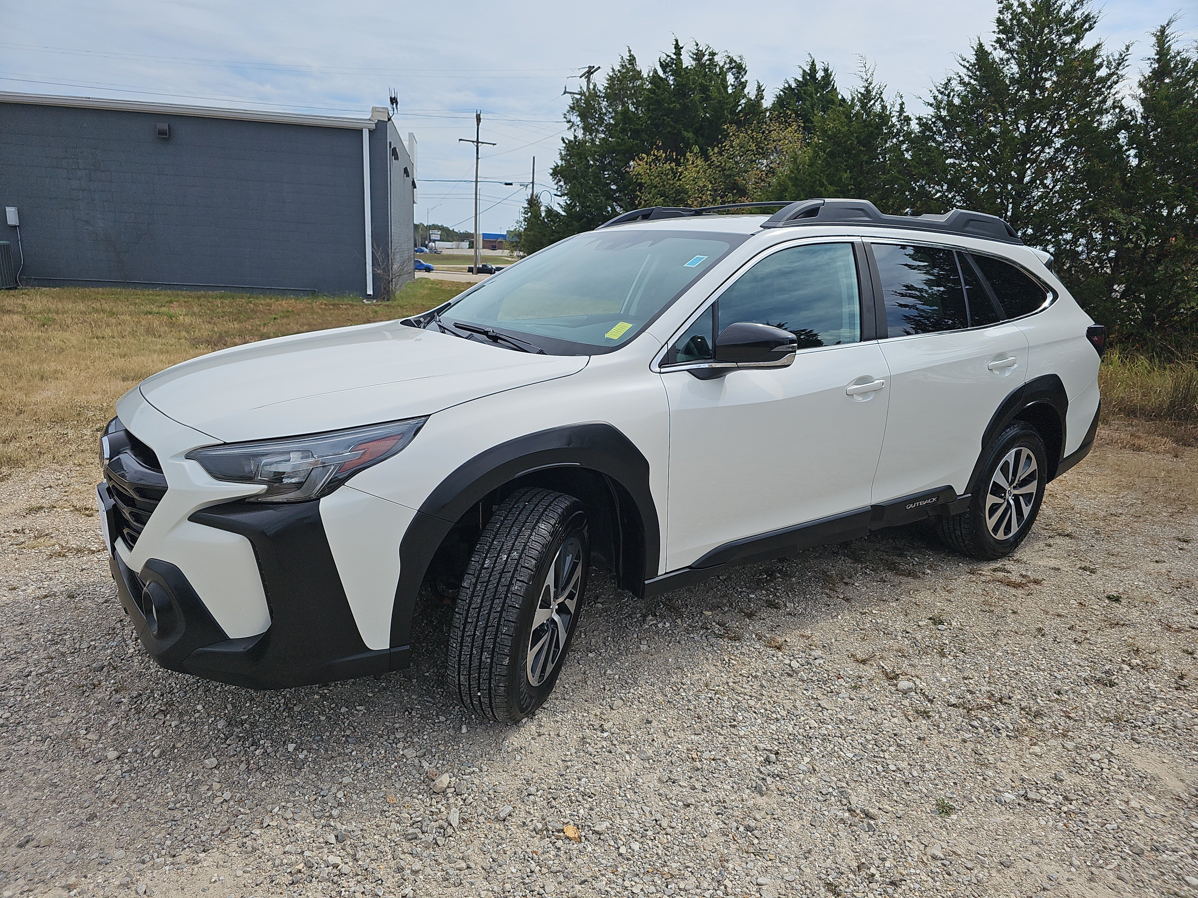 Used 2023 Subaru Outback Premium AWD/4WD image 8