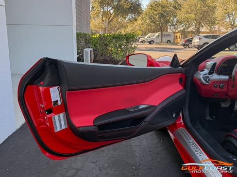 Used 2015 Ferrari 458 Spider image 26