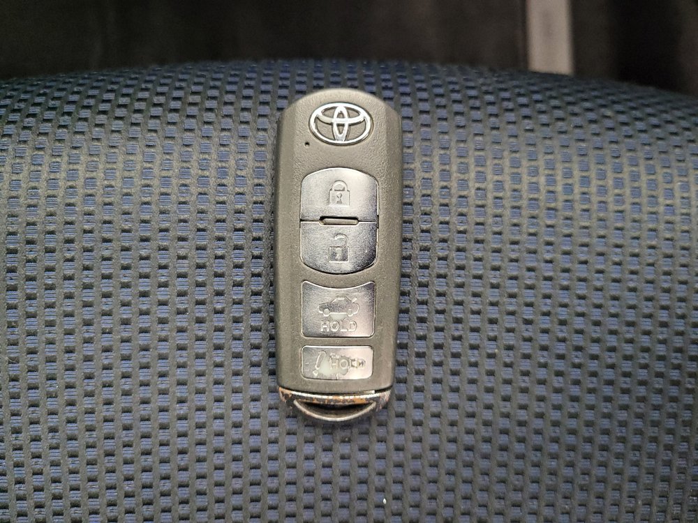 Used 2019 Toyota Yaris LE FWD image 32
