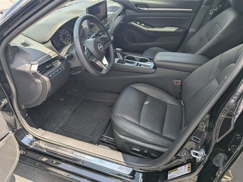Used 2024 Nissan Altima 2.5 SL FWD image 9