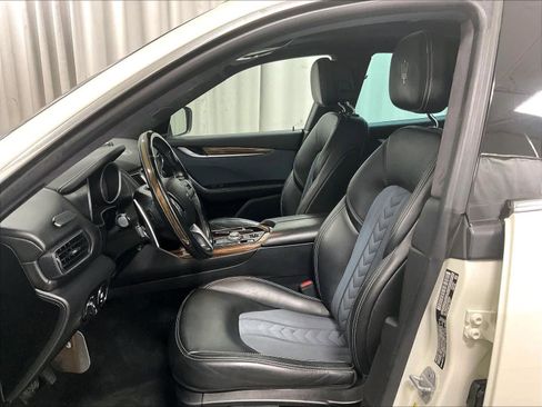 Used 2018 Maserati Levante GranLusso image 10