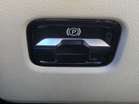 Used 2022 Mercedes-Benz C 300 Sedan image 26