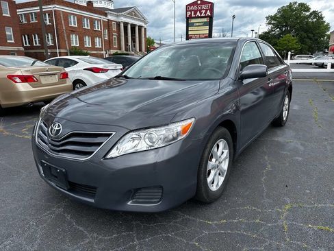 Used 2011 Toyota Camry LE w/ LE Extra-Value Pkg FWD image 3