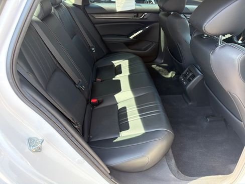 Used 2021 Honda Accord Touring image 15