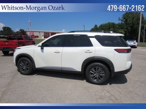 Used 2022 Nissan Pathfinder SV FWD image 8