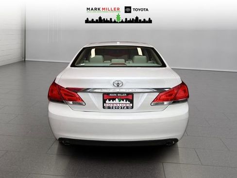 Used 2012 Toyota Avalon Limited image 7
