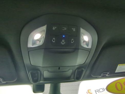 Used 2020 Chrysler Pacifica Limited w/ Advanced Safetytec Group image 26