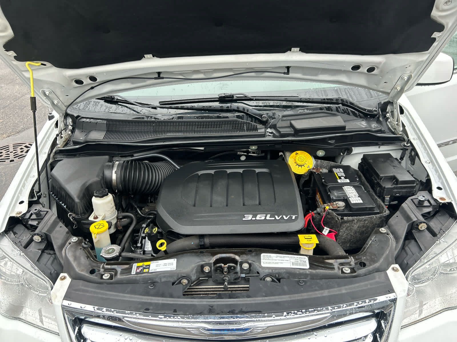 Used 2015 Chrysler Town & Country Touring w/ Driver Convenience Group FWD image 28
