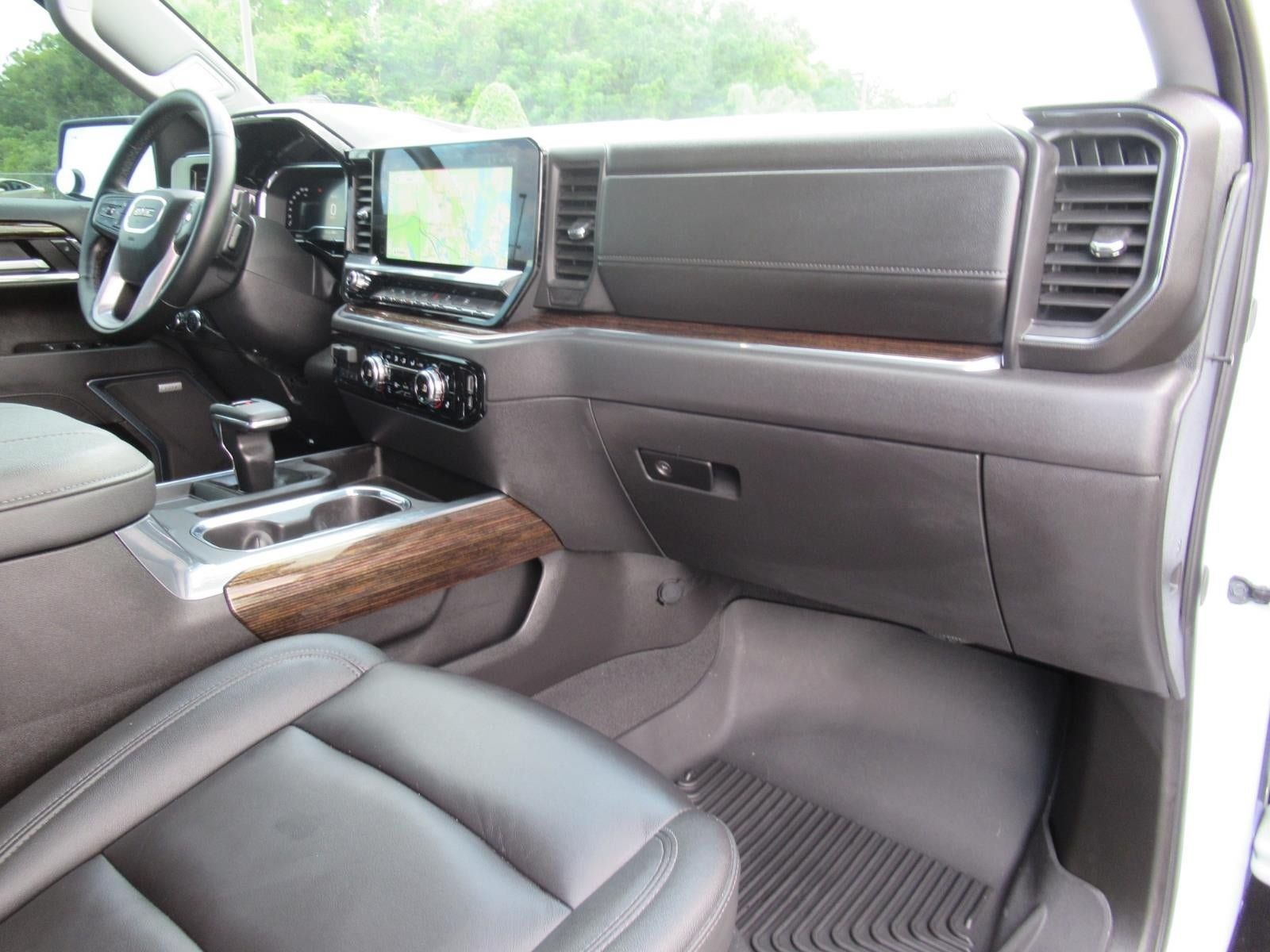 Used 2025 GMC Sierra 1500 Elevation w/ Elevation Premium Package AWD/4WD image 11