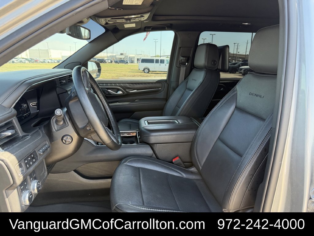 Used 2023 GMC Yukon XL Denali AWD/4WD image 29