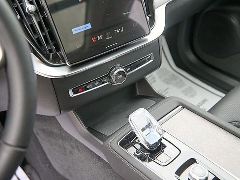 New 2026 Volvo XC90 T8 Ultra w/ Protection Package image 15