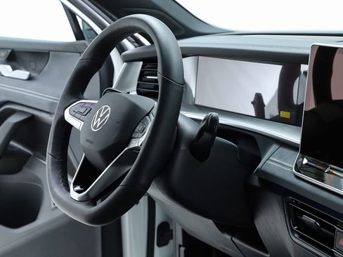 New 2026 Volkswagen Tiguan SE R-Line image 75