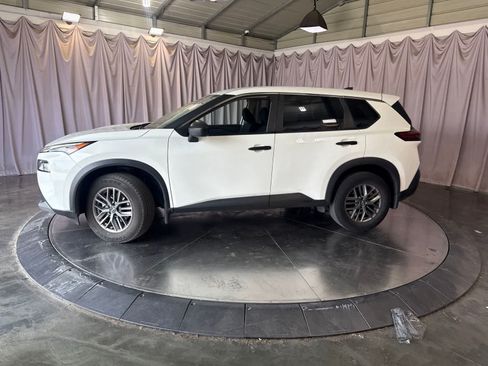 Used 2023 Nissan Rogue S AWD/4WD image 8