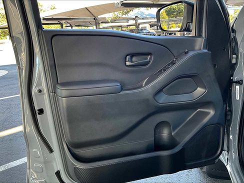 New 2026 Nissan Frontier SV image 10