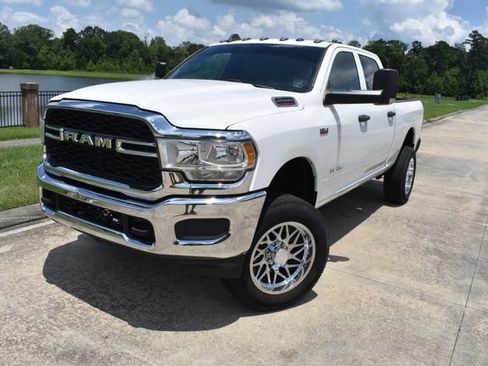 Used 2022 RAM 2500 Tradesman w/ Chrome Appearance Group AWD/4WD image 6