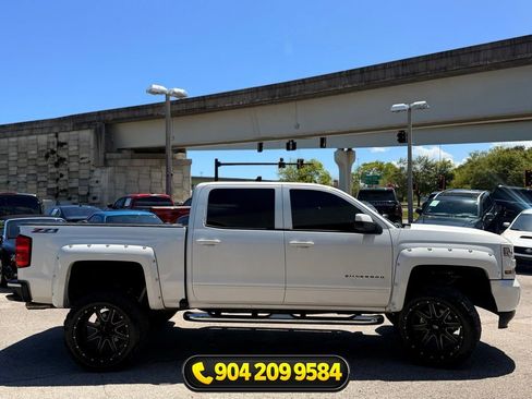 Used 2017 Chevrolet Silverado 1500 LT w/ LT Convenience Package AWD/4WD image 9