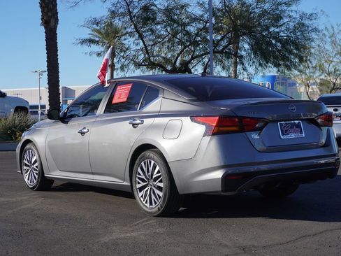 Certified 2025 Nissan Altima 2.5 SV image 3