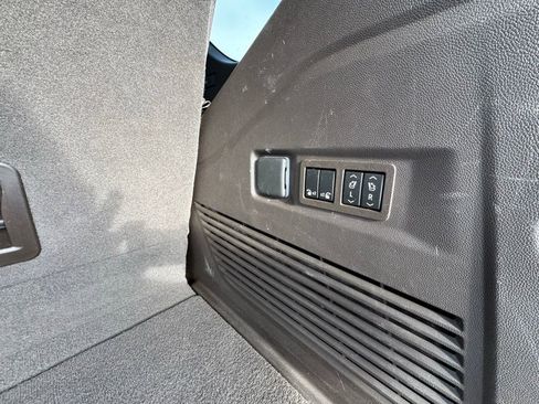 Used 2023 Chevrolet Tahoe Z71 w/ Luxury Package image 34