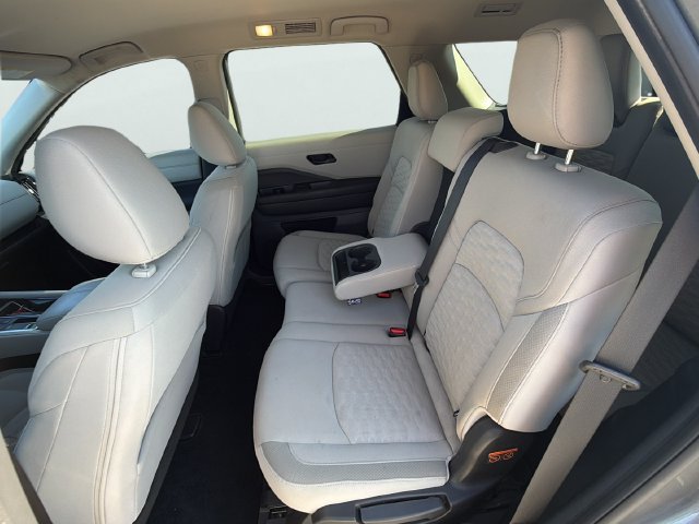 Used 2023 Nissan Pathfinder SV FWD image 17