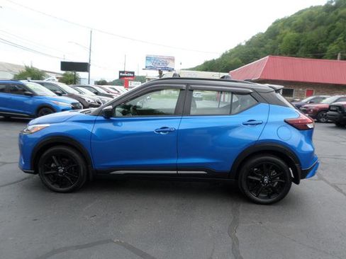 Used 2024 Nissan Kicks SR w/ SR Premium Package FWD image 9