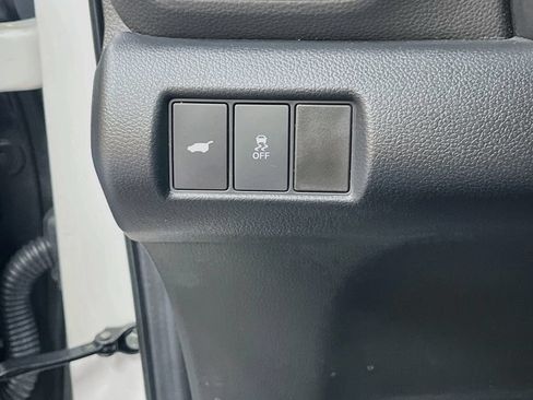 Used 2025 Honda Pilot EX-L image 10