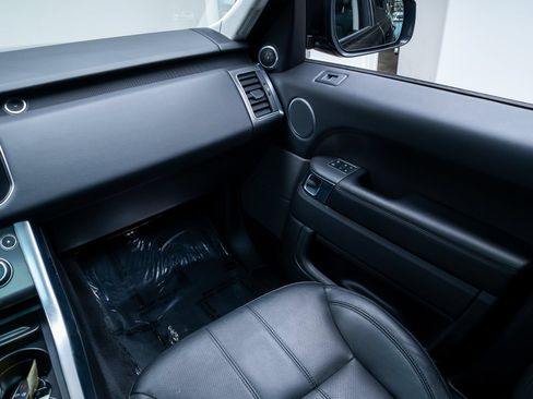 Used 2016 Land Rover Range Rover Sport SE AWD/4WD image 10