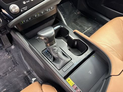 Certified 2025 Lexus ES 350 w/ Technology Package FWD image 21