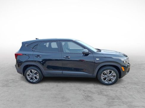 Used 2024 Kia Seltos LX AWD/4WD image 6