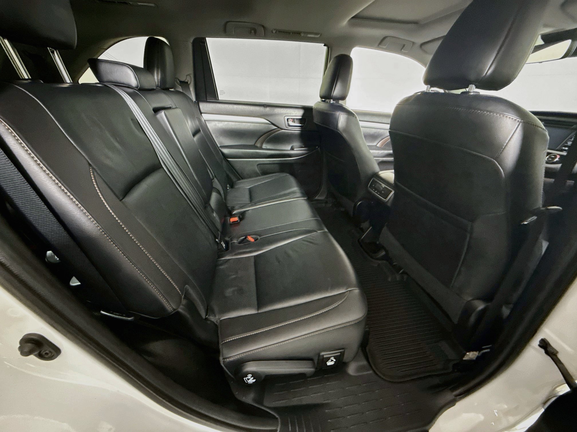 Certified 2019 Toyota Highlander XLE AWD/4WD image 30
