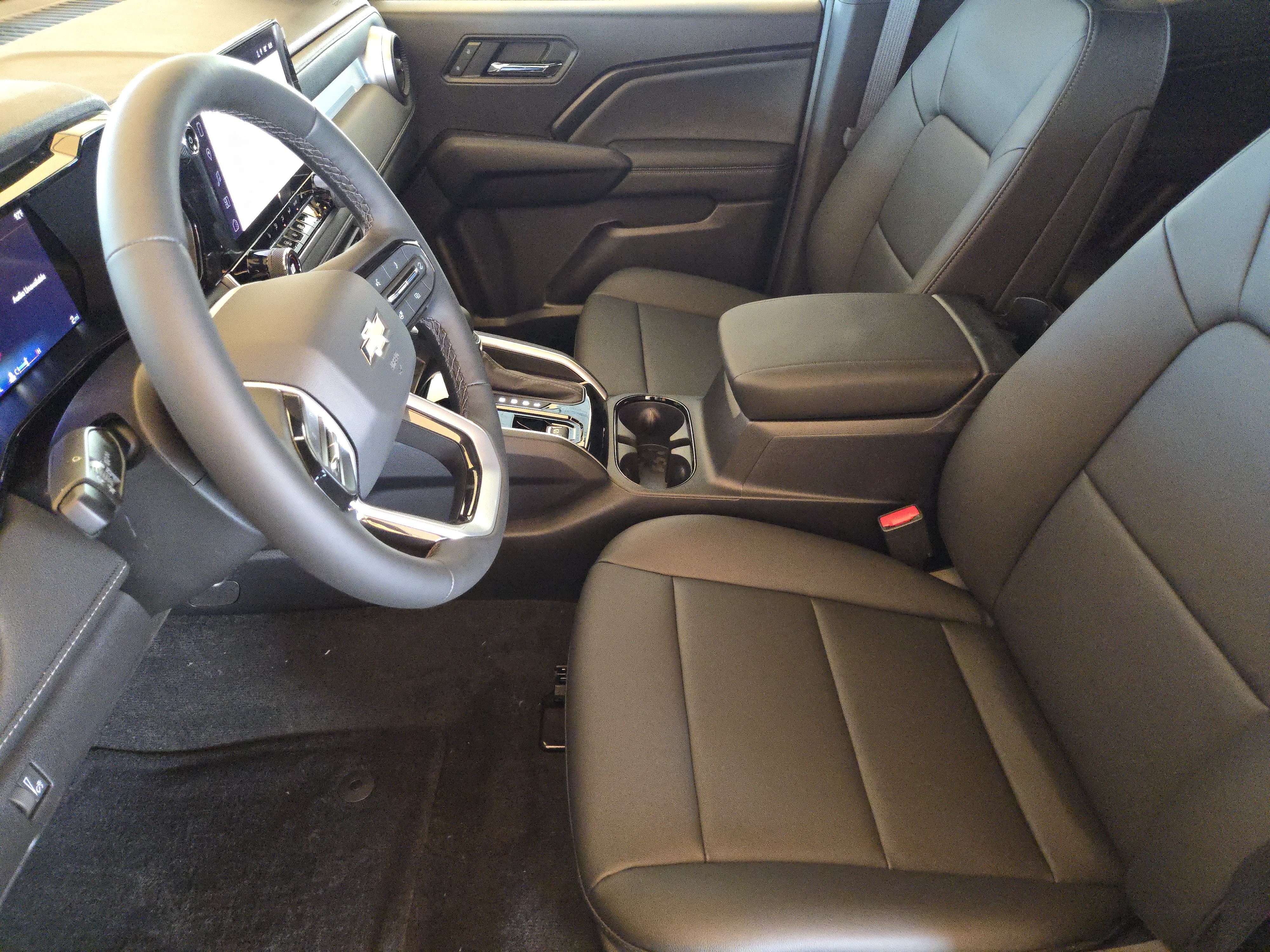 New 2026 Chevrolet Colorado LT w/ LT Convenience Package AWD/4WD image 9