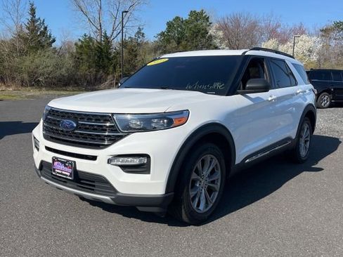 Used 2023 Ford Explorer XLT w/ Equipment Group 202A image 1