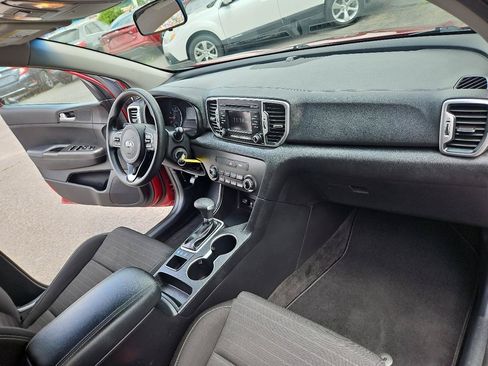Used 2018 Kia Sportage LX AWD/4WD image 16