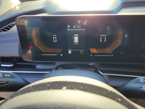 New 2026 Kia Carnival EX FWD image 14