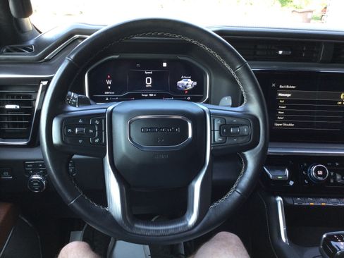 Used 2023 GMC Sierra 1500 Denali Ultimate AWD/4WD image 25
