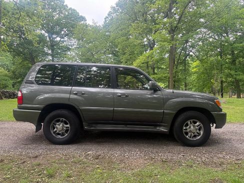 Used 2002 Lexus LX 470 4WD image 3