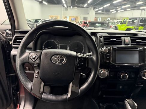 Used 2018 Toyota 4Runner TRD Off-Road Premium AWD/4WD image 45