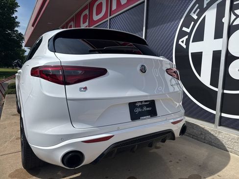 Used 2023 Alfa Romeo Stelvio Veloce AWD/4WD image 12