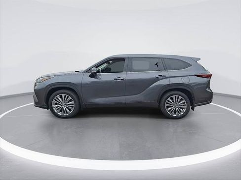 Certified 2024 Toyota Highlander Platinum AWD/4WD image 6
