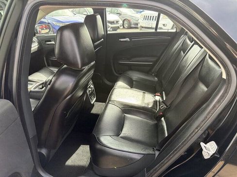 Used 2020 Chrysler 300 Limited RWD image 15