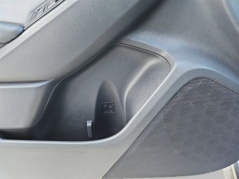 Used 2023 Subaru Crosstrek 2.0i Premium image 29