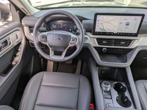 New 2026 Ford Explorer Active w/ Active Comfort Package image 18