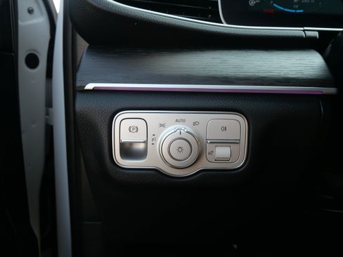 Used 2023 Mercedes-Benz GLE 350 4MATIC image 23