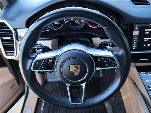 Used 2021 Porsche Cayenne AWD/4WD image 14
