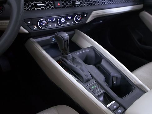 Used 2023 Honda Accord EX image 19