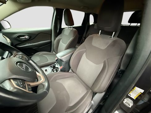 Used 2016 Jeep Cherokee Latitude image 20