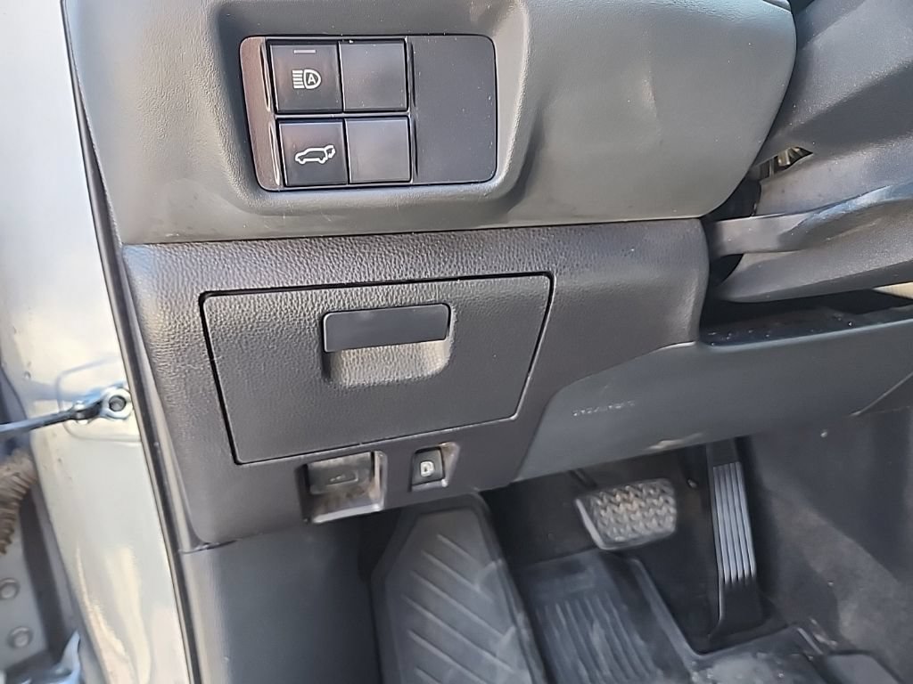 Used 2022 Toyota Highlander XLE AWD/4WD image 15