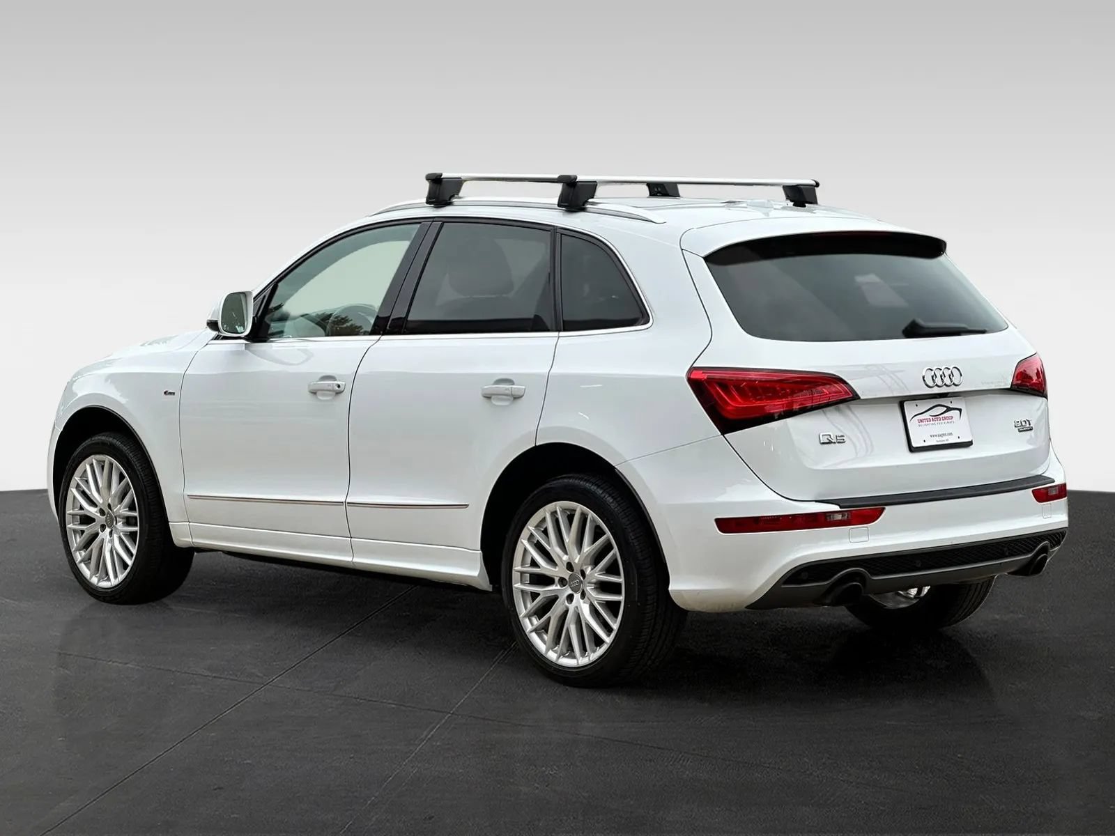Used 2017 Audi Q5 2.0T Premium Plus w/ Technology Package AWD/4WD image 5