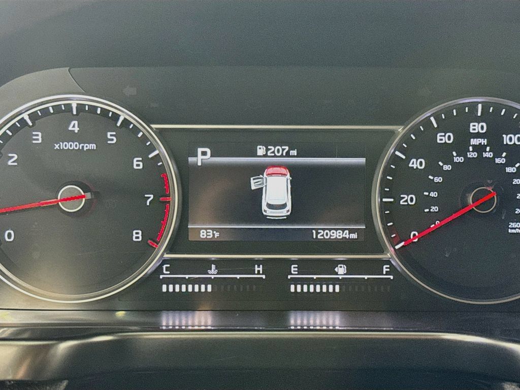 Used 2023 Kia Sorento LX FWD image 12