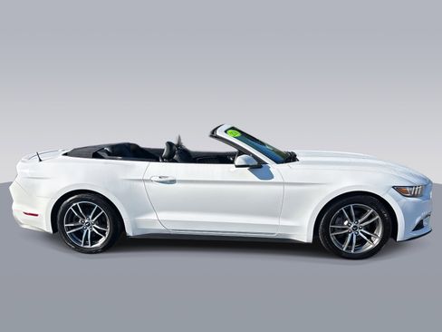 Used 2017 Ford Mustang Premium image 2